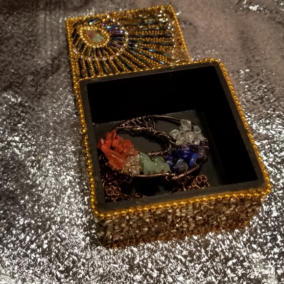 Square Beaded Mini Jewelry Box - Picture 4 of 6